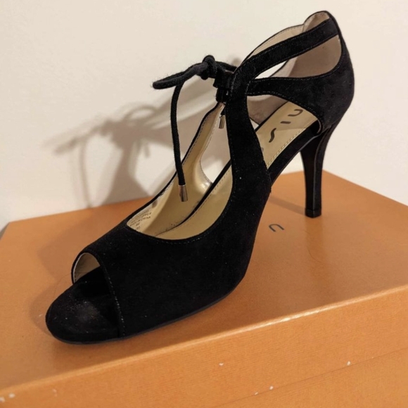 Unisa Black Peep Toe Heels - Size 8 - Picture 5 of 5